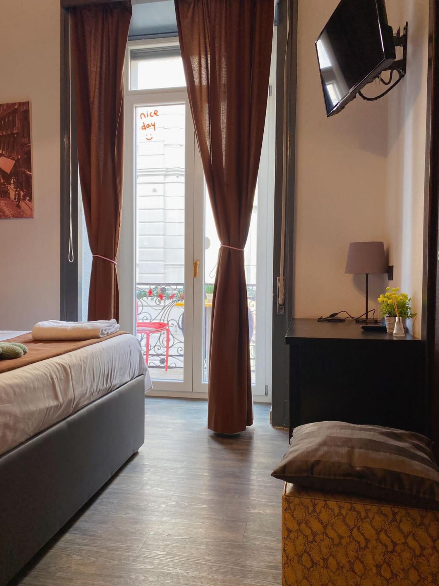 נאפולי Dolce Vita Rooms מראה חיצוני תמונה