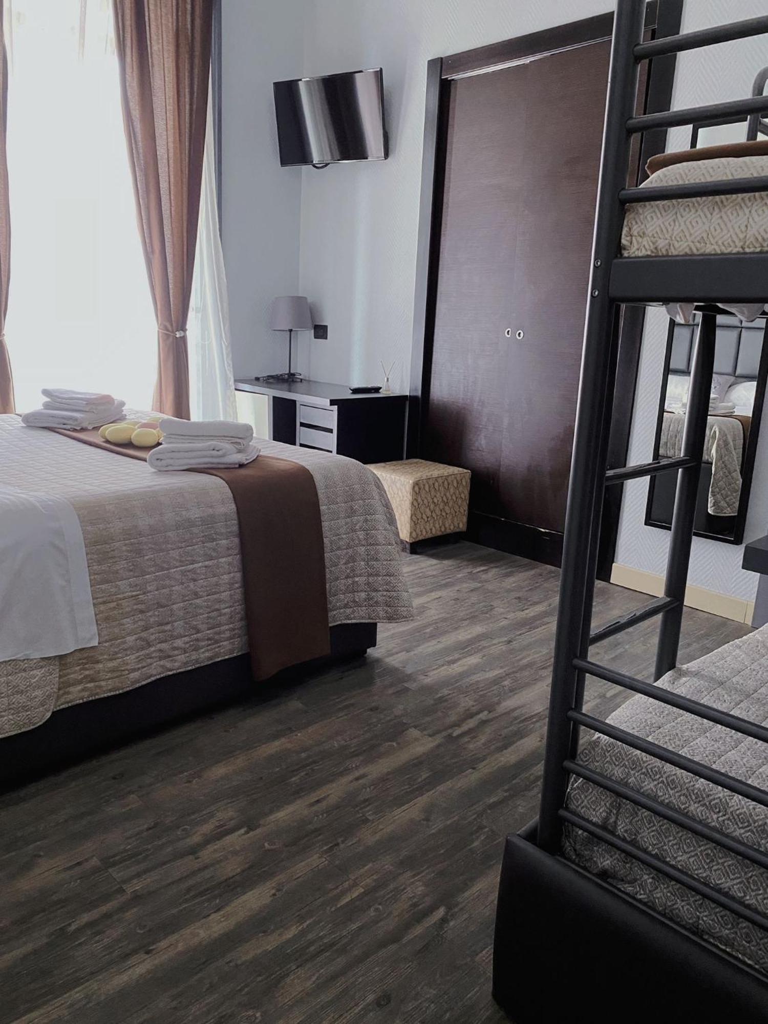 נאפולי Dolce Vita Rooms מראה חיצוני תמונה