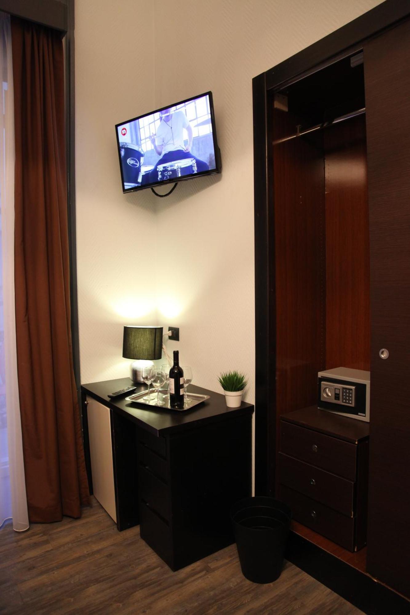 נאפולי Dolce Vita Rooms מראה חיצוני תמונה
